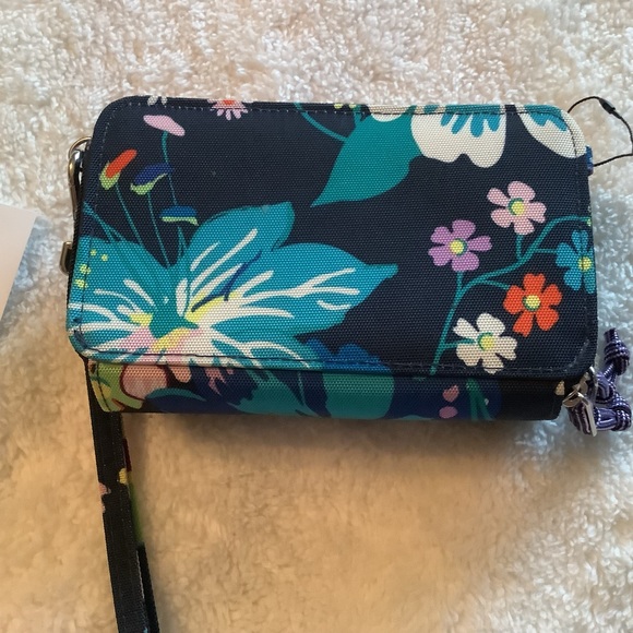 SoldVera Bradley RFID Lighten Up All In One Wallet - Picture 4 of 12